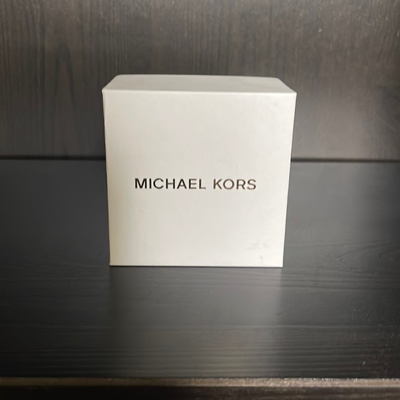 Michael Kors, Two Piece Gold Cuff Bracelet Set with Crystal Details - Picture 4 of 4